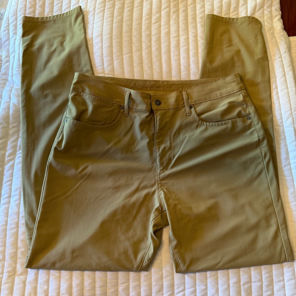American Eagle active flex khakis